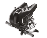 アルミニウム製調整可能ライダーフットペグ  （注記：6段階に調節できます。）：　適合＝SUPERLEGGERA V4 [96280651aa]
