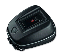 タンクポケットバッグ：　Multistrada950用　　携帯電話、財布、書類など、そのほか様々な物を収納するのに便利なセミハード構造。フィラープラグへのクイックフックシステム、スマートフォンを入れておける上部ポケットを備えます。またキットには防水カバーが付属しますが、固定用フランジ（96780281a）は付属しませんので別途ご購入が必要です。容量5リットル。