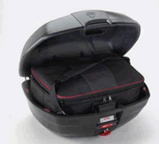 プラスチック製トップケース用インナーバッグ：　Multistrada950用　　トップケース専用に設計されたインナーバッグ。