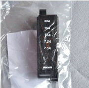 フューズBOX　カバー　　　：　　　　MH900e用
