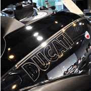 MECCANICA STYLE DUCATI DECAL（L）　　　　DIAVEL CROMO使用タンクカバー用　※1枚の価格です。 [43818131a]
