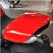 SEAT COVER：RED　　パッセンジャーシートカバー：レッド　　　※DIAVEL使用リアシートカウル用3D DUCATI デカール（4385501A）は付属しません。　 [59520091aa]