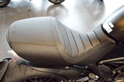 DIAVEL CROMO TUCKROLL SEAT(EUdl)@@@@fBAx N EUdl^bN[V[g